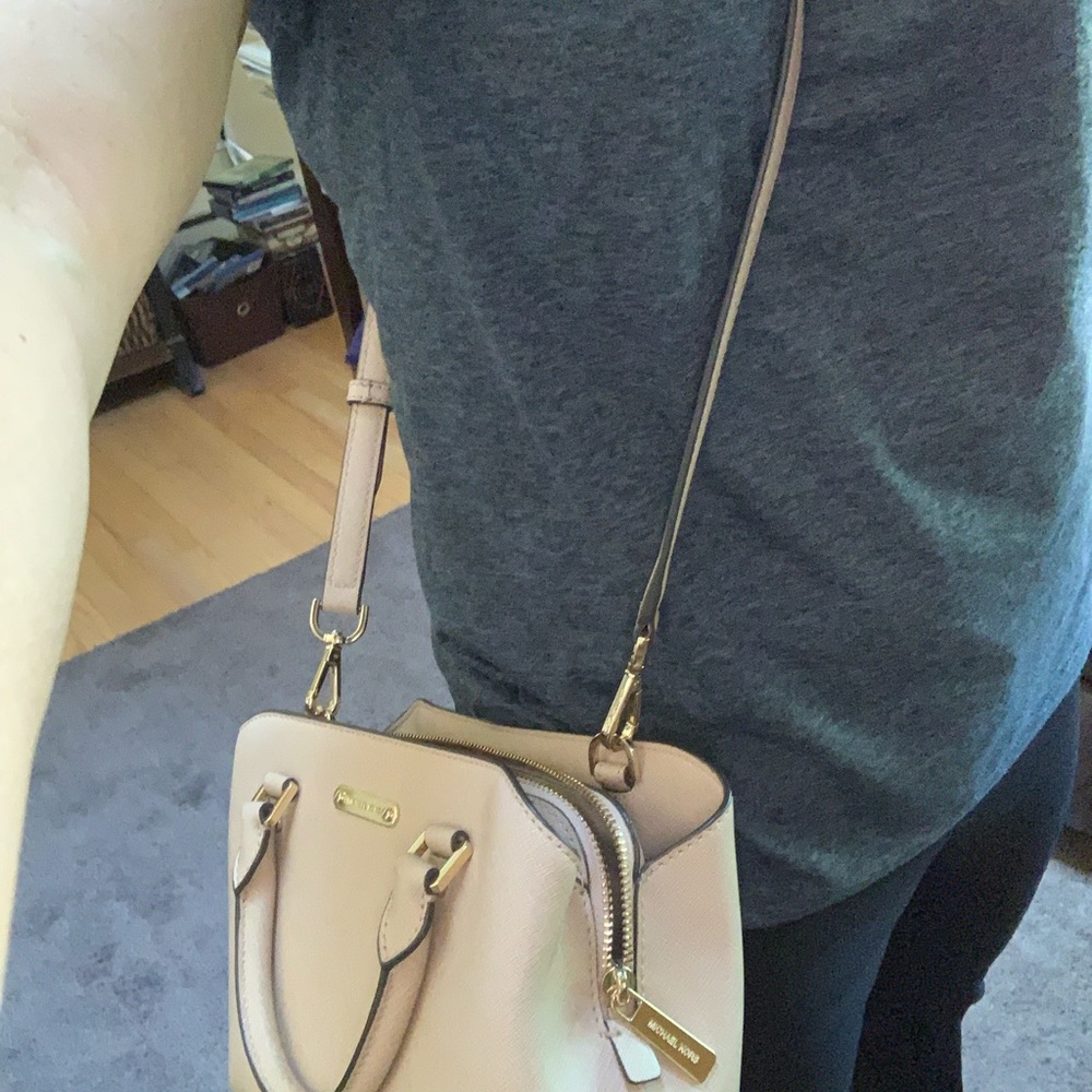 Michael Kors small bag/crossbody. - Picture 3 of 12
